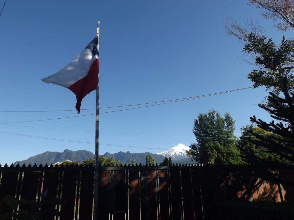 Hostal El Nogal Pucon Bagian luar foto