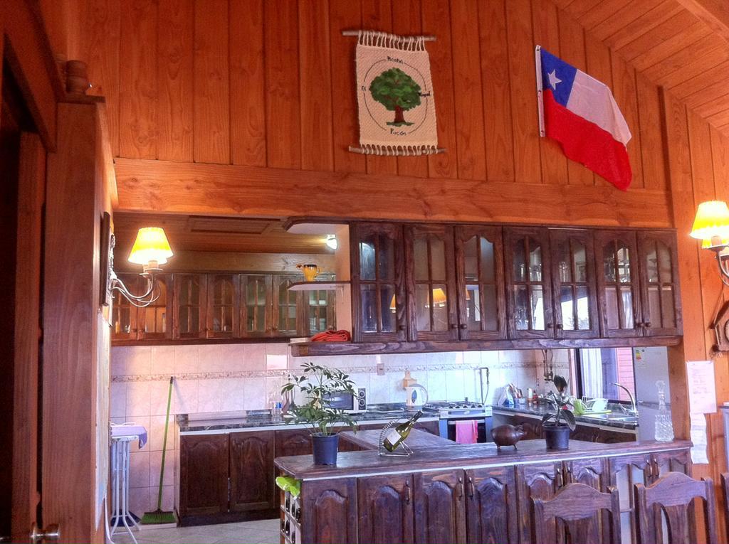 Hostal El Nogal Pucon Bagian luar foto